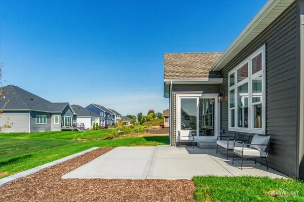 668 Cumberland LN, Oswego, IL 60543