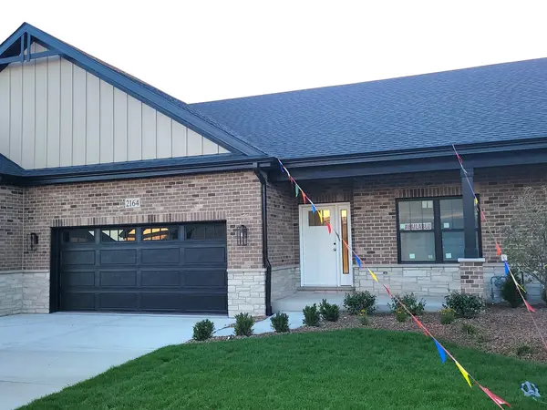 2164 Sky Harbor DR, New Lenox, IL 60451