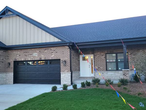 2164 Sky Harbor DR, New Lenox, IL 60451