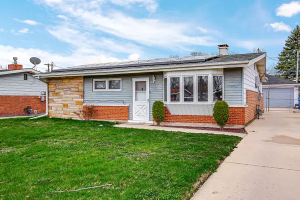 1494 STANLEY BLVD, Calumet City, IL 60409