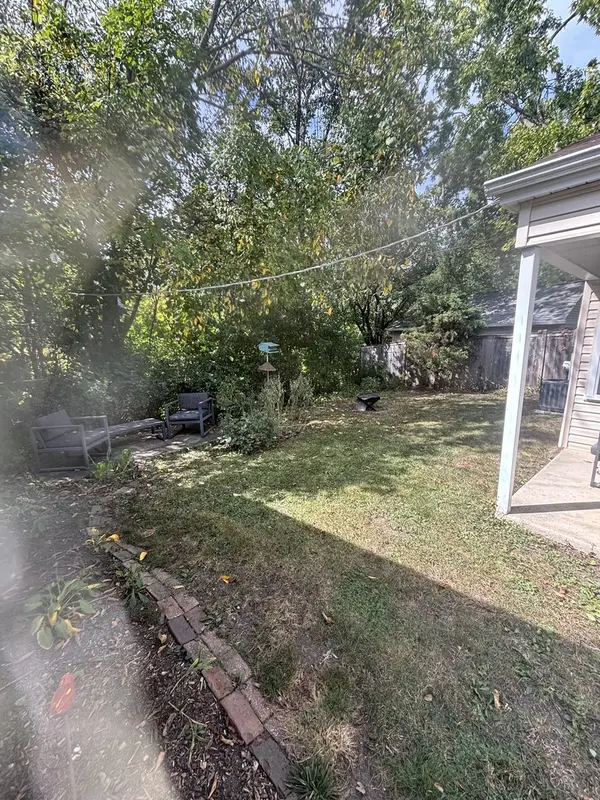 926 Cedar ST, Deerfield, IL 60015