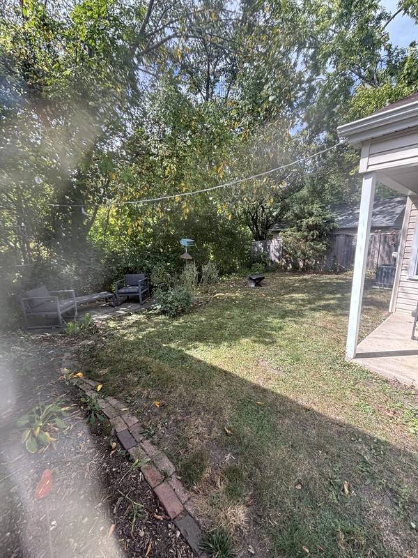 926 Cedar ST, Deerfield, IL 60015