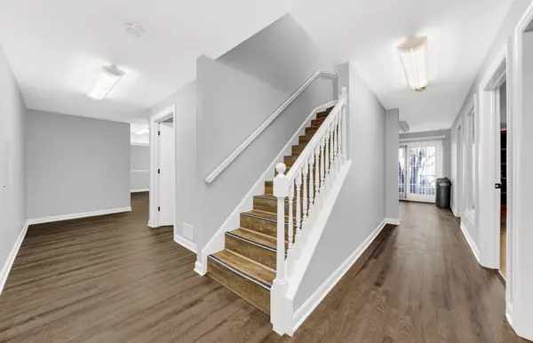 1624 W Colonial Pkwy, Inverness, IL 60067