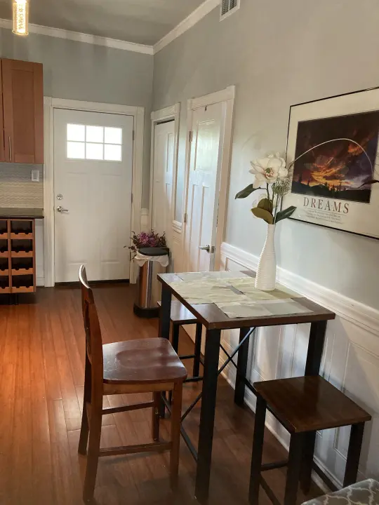 1846 N Mozart ST #1, Chicago, IL 60647