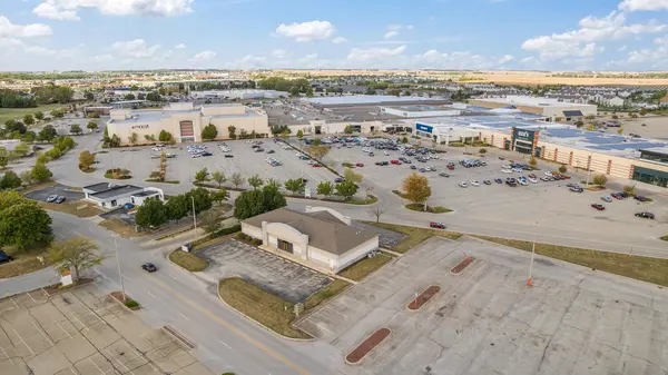 6 Convenience Center RD, Champaign, IL 61820