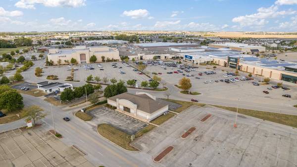 6 Convenience Center RD, Champaign, IL 61820