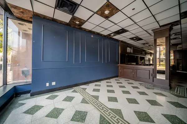 76 S Grove AVE #A, Elgin, IL 60120