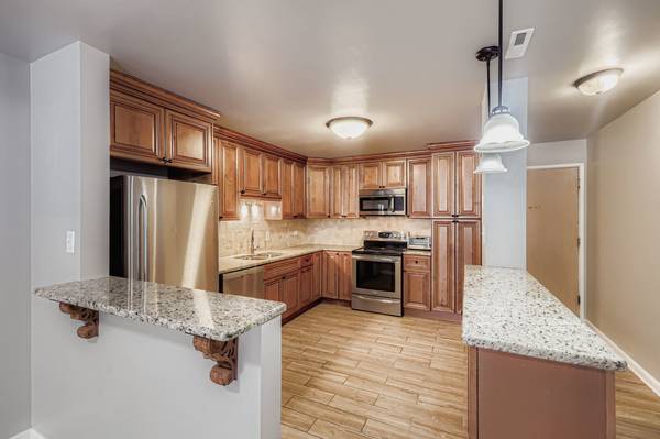 10048 S Pulaski RD #1E, Oak Lawn, IL 60453