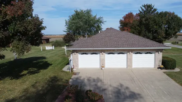 601 N Church ST, Crescent City, IL 60928