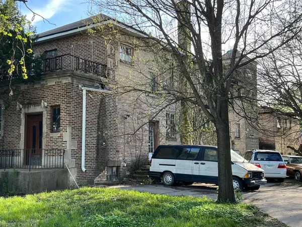 1718 S 6th AVE, Maywood, IL 60153