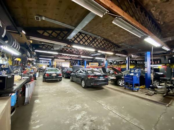 2908 W Cermak RD, Chicago, IL 60623