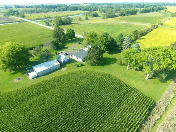 12454 Cracker RD, Farmer City, IL 61842