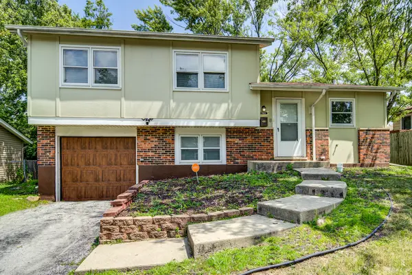 17651 Hillcrest DR, Country Club Hills, IL 60478