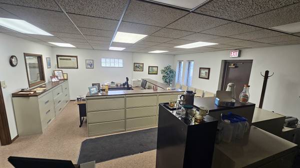 18707 Burnham AVE, Lansing, IL 60438