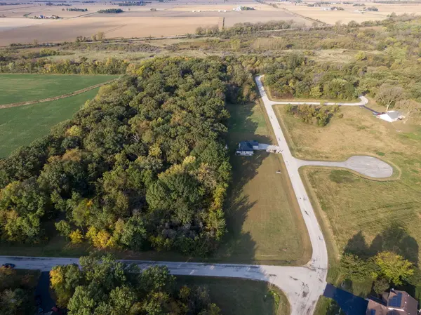 206 Kyle LN, Kirkland, IL 60146
