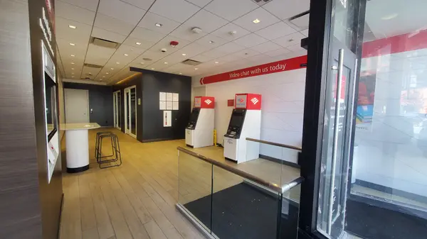 2428 N LINCOLN AVE, Chicago, IL 60614