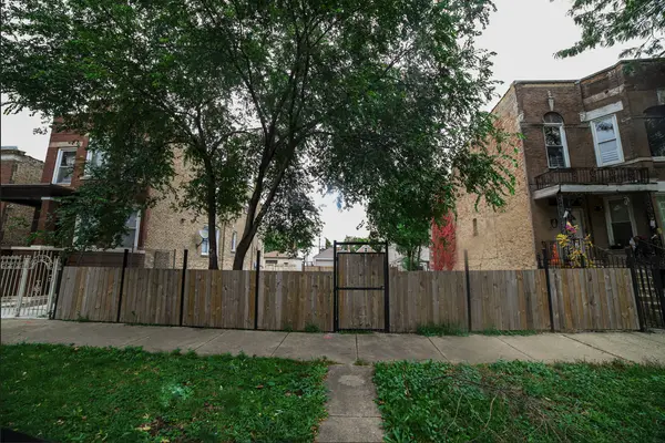 931 N Lawndale AVE, Chicago, IL 60651