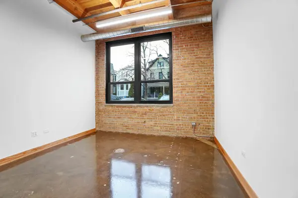 1806 W Cuyler AVE #101, Chicago, IL 60613
