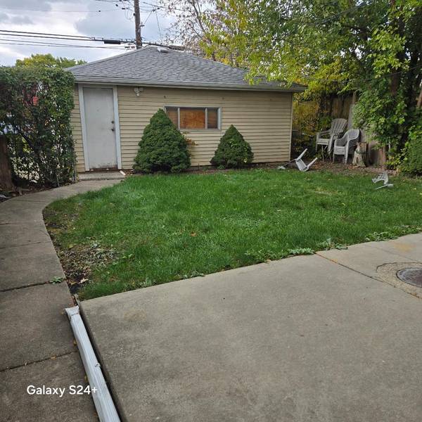 5600 N Mango AVE, Chicago, IL 60646
