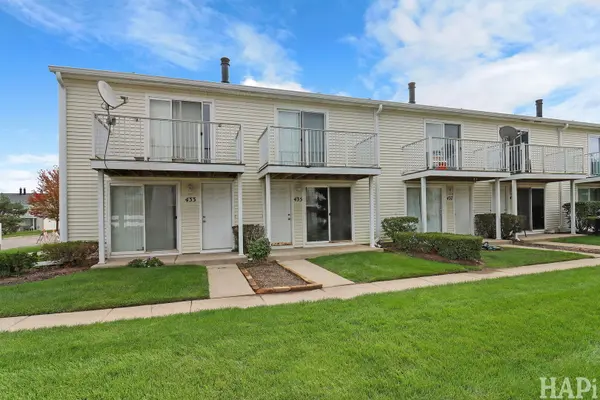 435 Meadow Green LN, Round Lake Beach, IL 60073