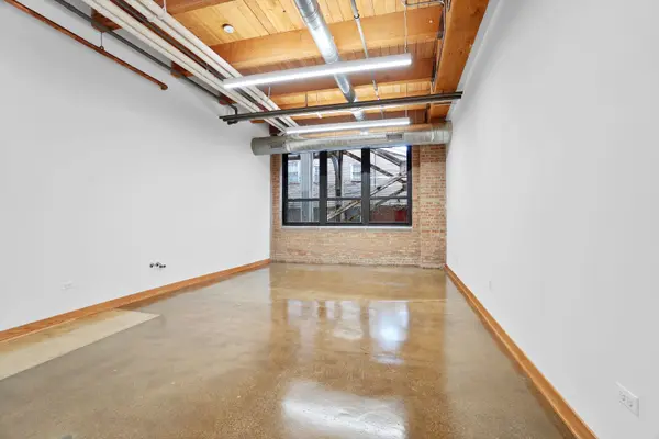 1806 W Cuyler AVE #109, Chicago, IL 60613