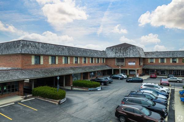 106 Barrington Commons CT, Barrington, IL 60010