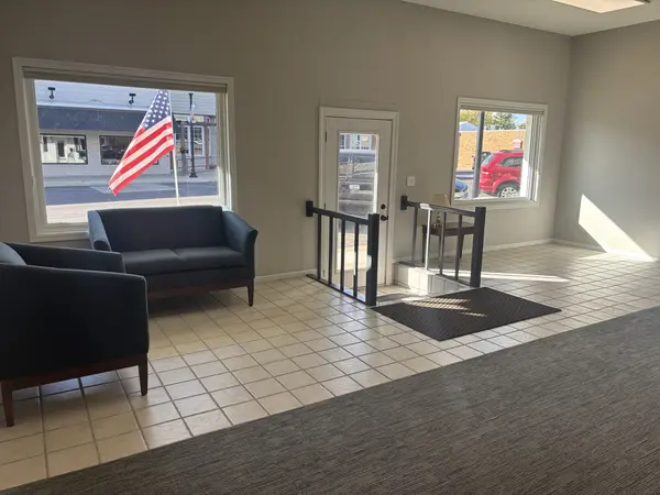 320 N Main ST, Roanoke, IL 61561
