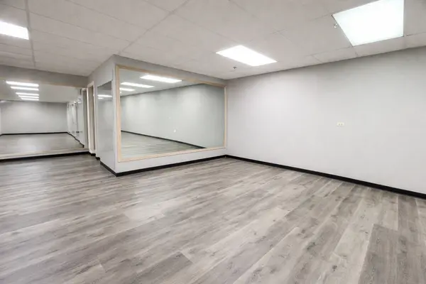 640 Anthony TRL, Northbrook, IL 60062
