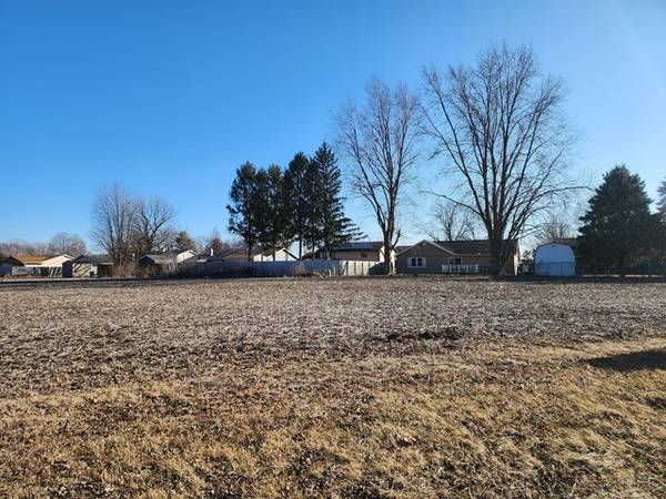 2294 Railsplitter AVE, Lincoln, IL 62656