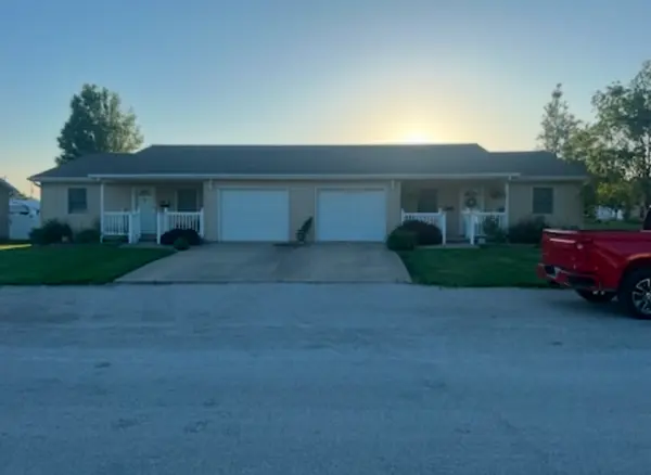 107 S Oak ST, Assumption, IL 62510