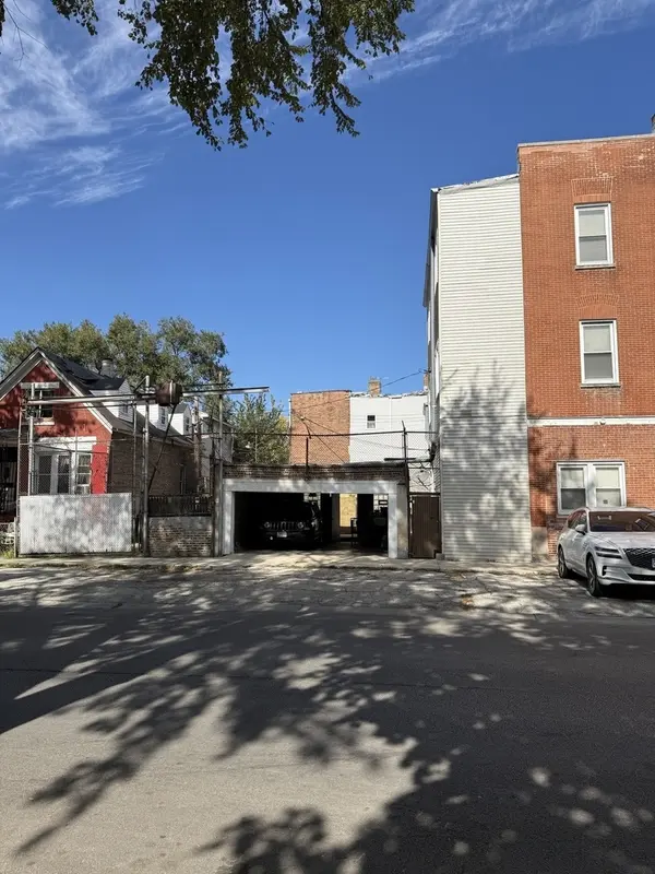 700 N Kedzie AVE, Chicago, IL 60612