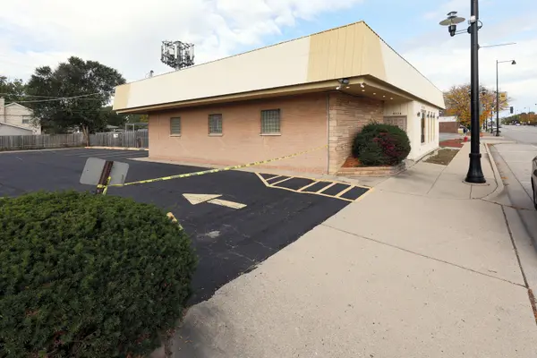 9224 Waukegan RD, Morton Grove, IL 60053