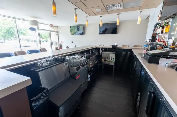 8905 W Cermak RD, North Riverside, IL 60546