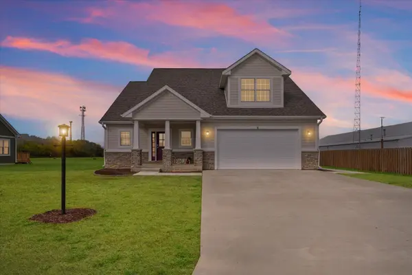 6 Foxtrot LN, Monticello, IL 61856
