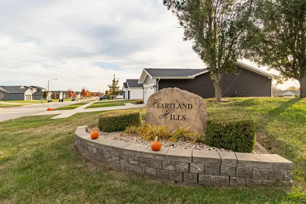 7 Fedor CIR, Bloomington, IL 61705