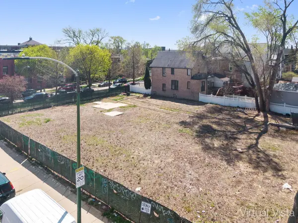 2758 N Mozart ST, Chicago, IL 60647