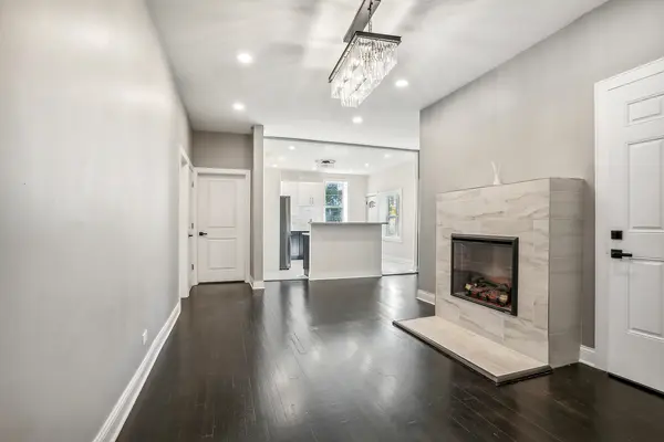 1327 E 52nd ST #202, Chicago, IL 60615