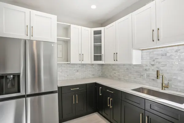 1327 E 52nd ST #202, Chicago, IL 60615