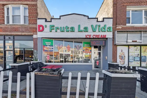 3739 W Fullerton AVE, Chicago, IL 60647