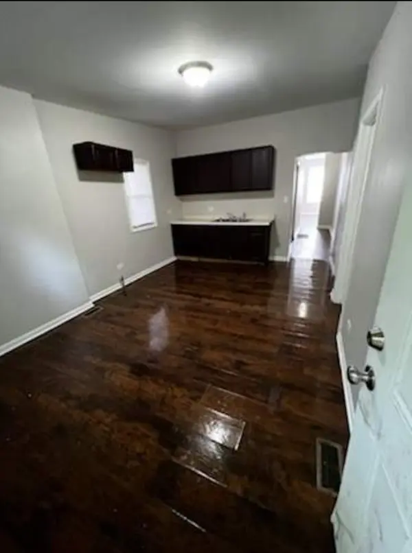6415 S Eberhart AVE, Chicago, IL 60637
