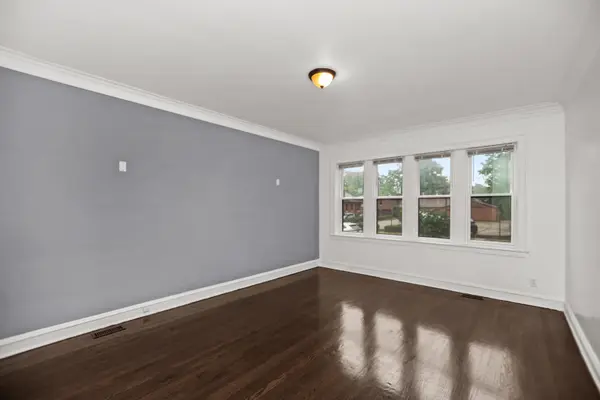 7958 S Luella AVE #1, Chicago, IL 60617