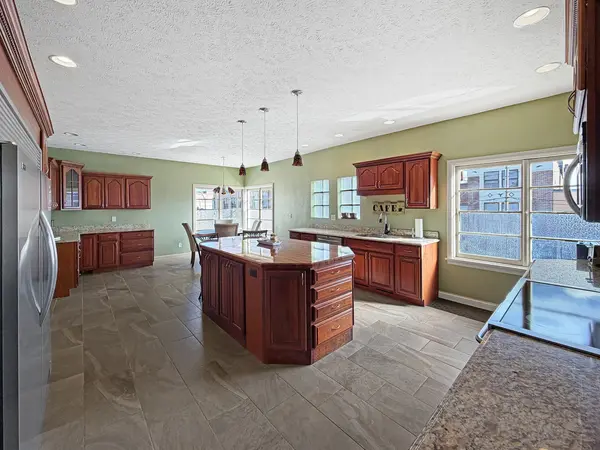 222 W Exchange ST, Freeport, IL 61032