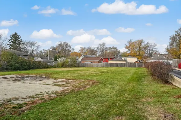 3918 N CASS AVE, Westmont, IL 60559