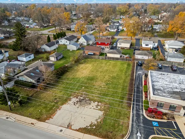 3920 N CASS AVE, Westmont, IL 60559