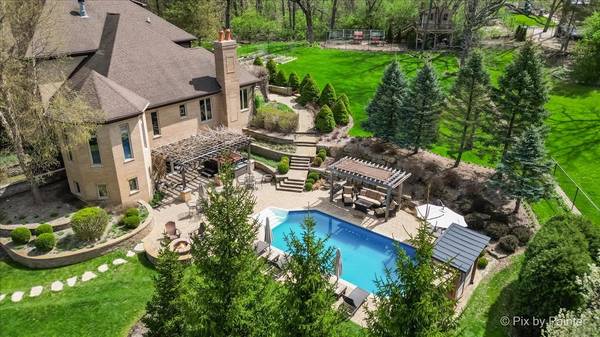 10018 Haegers Bend RD, Barrington Hills, IL 60102