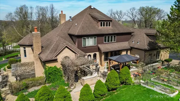 10018 Haegers Bend RD, Barrington Hills, IL 60102
