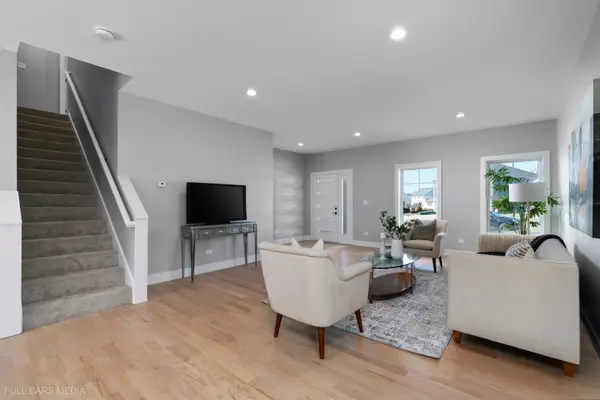 4019 Faith LN, St. Charles, IL 60174