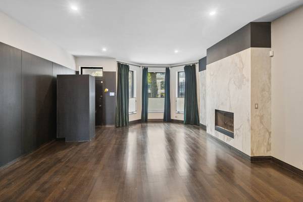 44 E Cedar ST, Chicago, IL 60611