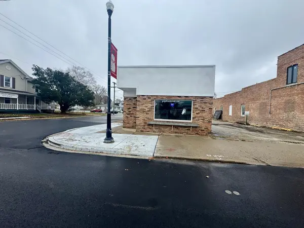 126 Walnut ST, Washington, IL 61571