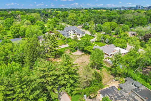 21 Greencroft DR, Champaign, IL 61821